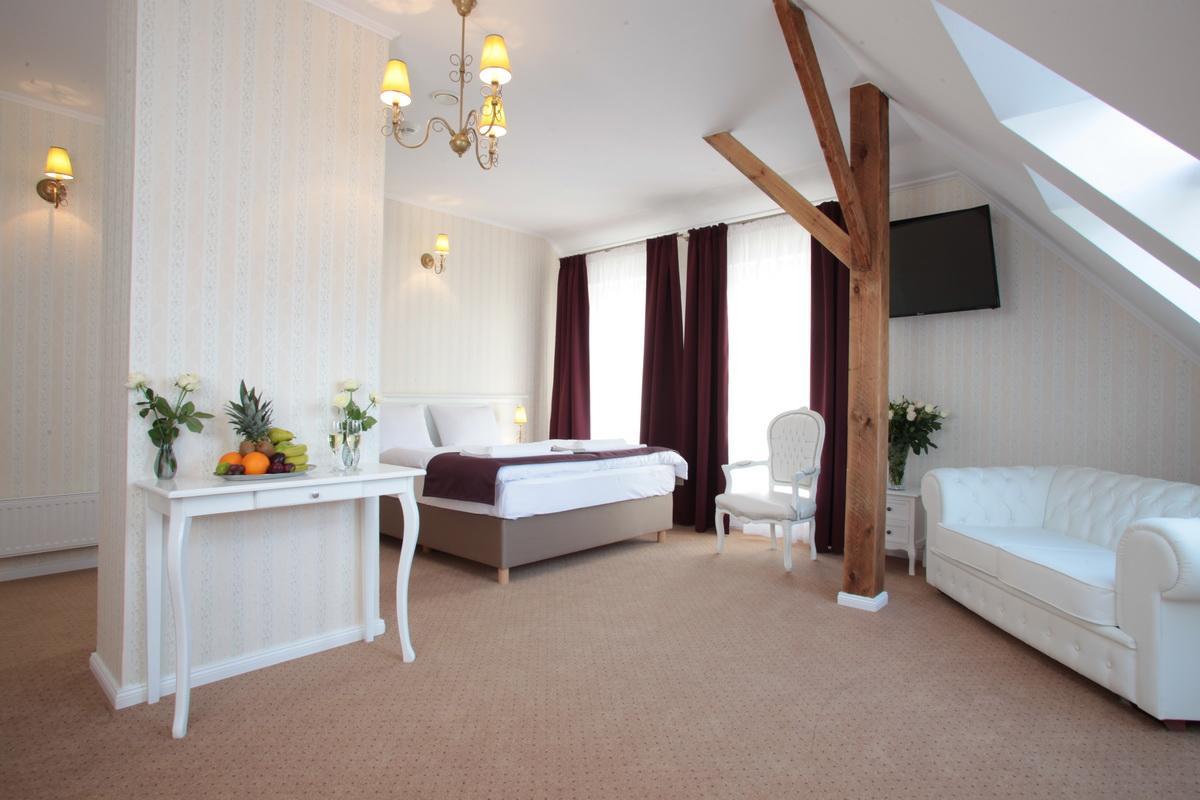 Hotel Court Park Nysa Esterno foto