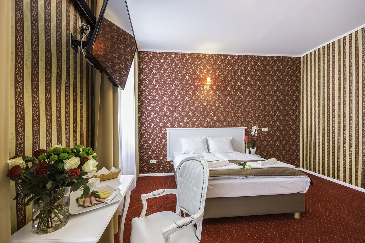 Hotel Court Park Nysa Esterno foto